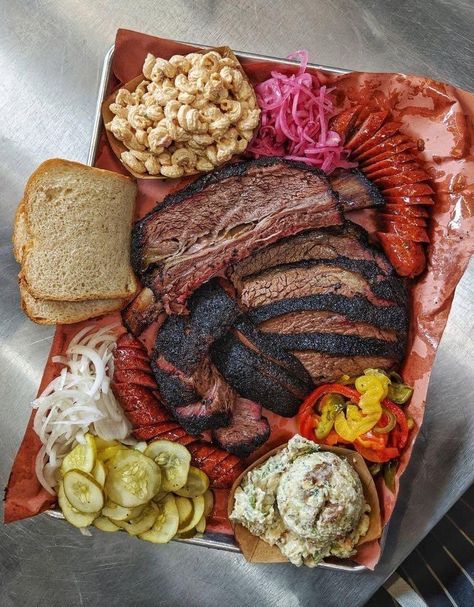 Bbq Aesthetic, Bbq Food Truck, Bbq Pitmaster, Bbq Platter, Bbq Tray, Texas Barbecue, Bbq Ideas, Texas Bbq, Healthy Chicken Dinner