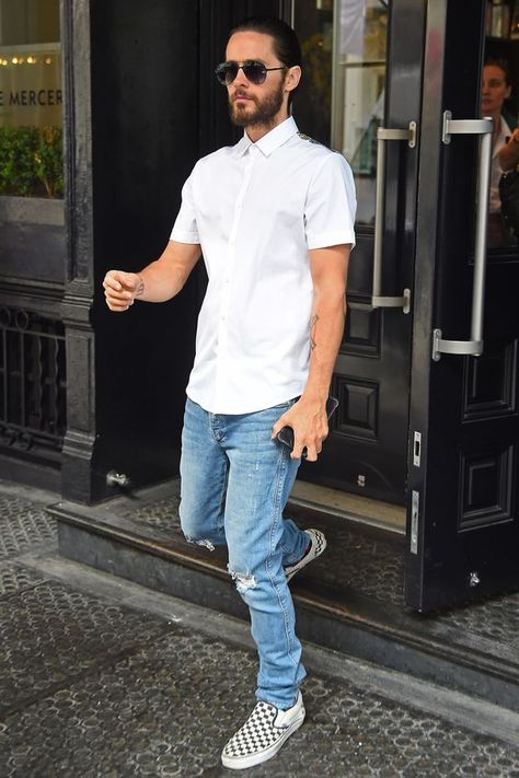 Jared Leto in the Checkerboard Slip-Ons . .   #streetstyle #streetwear #jeans #minimal #menswear #mensfashion #menstyle  #casual #ootd Van Slip Ons Outfit, Slip On Outfit Men, Vans Slip On Outfit Men, Van Slip Ons, Slip On Outfit, Vans Slip On Black, What To Wear On Vacation, Famous Guys, Street Fits