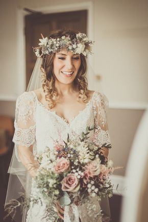 Winter Barn Weddings, Fall Barn Wedding, Rustic Vintage Wedding, Vintage Wedding Hair, Wedding Hairstyles With Veil, Vintage Style Wedding, Wedding Crown, Boho Bride, Lace Wedding Dress