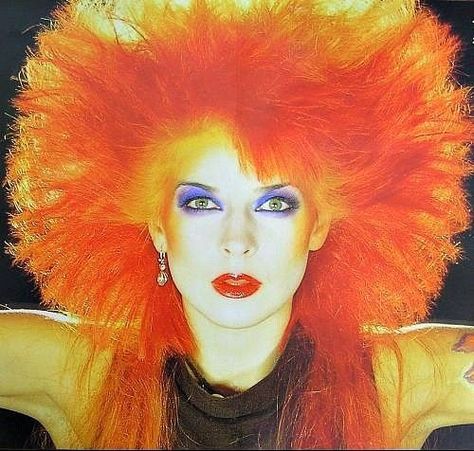 Toyah Punk 80s Fashion, Glam Rock Aesthetic, Retro Makeup Looks, Colorful Punk, 80s Glam Rock, Punk 80s, Blitz Kids, 1980’s Fashion, Romantic Makeup