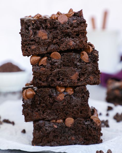 Double Chocolate Chip Butternut Squash Brownies - Kalefornia Kravings Butternut Squash Chocolate Cake, Butternut Brownies, Butternut Squash Dessert Recipes, Butternut Squash Brownies, Cooking Curriculum, Squash Brownies, Squash Dessert, Kalefornia Kravings, Garlic Cabbage