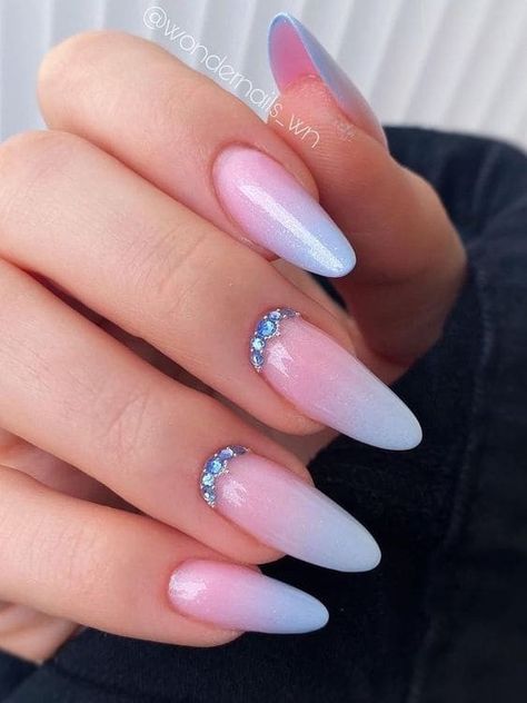 Blue Ombre Chrome Nails, White And Blue Ombre Nails, Blue And Purple Ombre Nails, Turquoise Ombre Nails, Baby Blue Ombre Nails, Pink And Blue Ombre Nails, Blue Ombre Nail Designs, Ombre Nails Blue, Blue To White Ombre