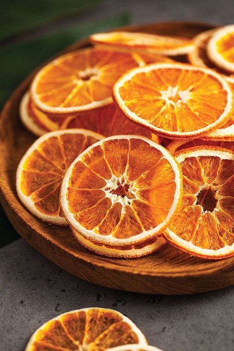 Dried Citrus Aesthetic, Dried Fruit Aesthetic, Dried Fruit Photography, Lemon Water Aesthetic, Juicing Recipes For Health, Aesthetic Lemon, Dehydrated Fruits, Fruit Chips, Dried Citrus