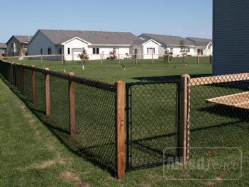 1000+ ideas about Black Chain Link Fence on Pinterest | Aluminium ... Black Chain Link Fence, Chainlink Fence, Black Fence, Fence Doors, Dog Yard, Fencing Ideas, Steel Fence, Front Yard Fence, Cedar Fence