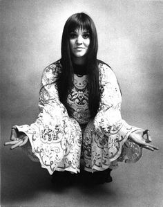 Melanie Safka, 60's Music, Pretty Icons, Fashion Decades, 1960s Music, Bohemian Flower, Hippie Culture, Music Memories, Haute Hippie