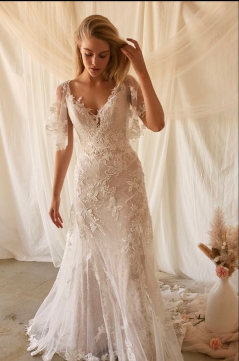 Madi Lane, Auckland Wedding, Dress Sleeves, A Wedding Dress, Wedding Dress Trends, Dress Designer, Lace Dresses, Shop Wedding, Best Wedding Dresses