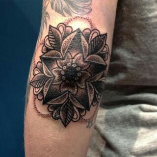 Poss cover up for my elbow star..mines a lot blacker tho.. Star Cover Up Tattoos, Elbow Star Tattoo, Black Star Tattoo, Tattoos For Women Half Sleeve, Elbow Tattoos, Star Tattoo, Tattoo Cover Up, Knee Tattoo, Tattoo Cover