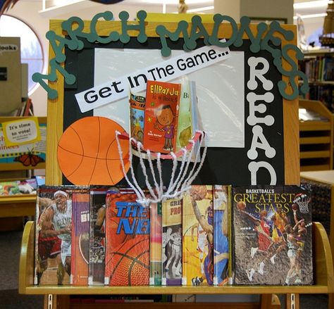 March Madness Bulletin Board March Madness Reading Challenge, Teen Library Displays, School Library Book Displays, Quick Food Ideas, School Library Displays, Teen Library, Library Media Specialist, Middle School Libraries, March Book