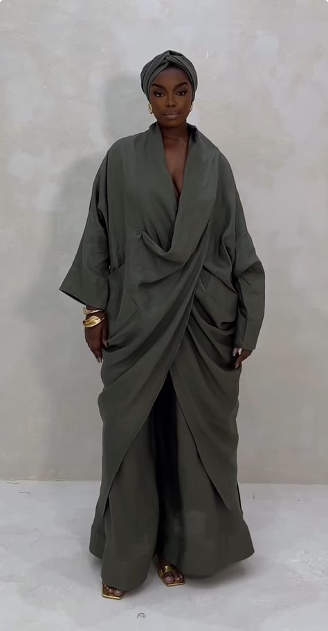 Fashion Minimalist, Elegant Look, Senegalese Dresses, Abaya Styles, Kaftan Outfit, Lagos Fashion Week, Chic Dress Classy, Mode Kimono, Abayas Fashion