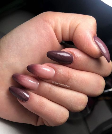 23  Stunning Brown Ombre Nail Designs For 2024 - DrExplains Fall Ombre Nails, Ombre Nail Polish, Ombre Chrome Nails, Black Ombre Nails, Red Ombre Nails, Fall Ombre, Brown Nail, Pink Ombre Nails, Ombre Nail