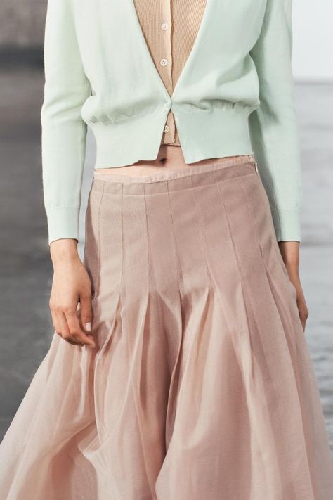 Organza Midi Skirt, Skirt With Pleats, Zara Spain, Layered Skirt, Short Suit, Short En Jean, Azerbaijan, Blazer Dress, Trouser Jeans