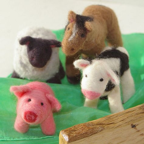 Waldorf Play, Waldorf Crafts, 3d Figures, Play Pool, Wool Projects, Wool Crafts, Needle Felt, Needle Felted Animals, Interesting Photos