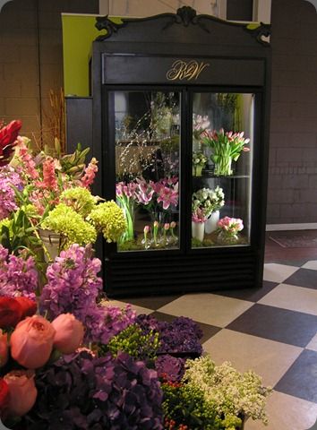 OLYMPUS DIGITAL CAMERA Flower Shop Display, Flower Shop Interiors, Flower Shop Decor, Flower Shop Design, Flower Business, Flowers Shop, Flower Boutique, Flower Store, Florist Shop