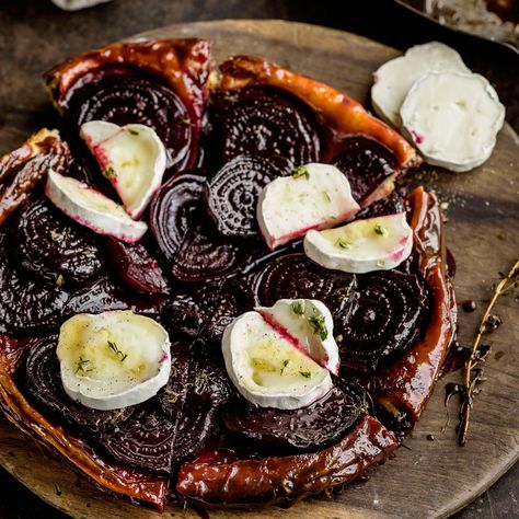 French Tarts, Savoury Tart, Beetroot Recipes, French Party, Goat Cheese Tart, Starter Recipes, Cheese Tart, Beet Root, Goats Cheese