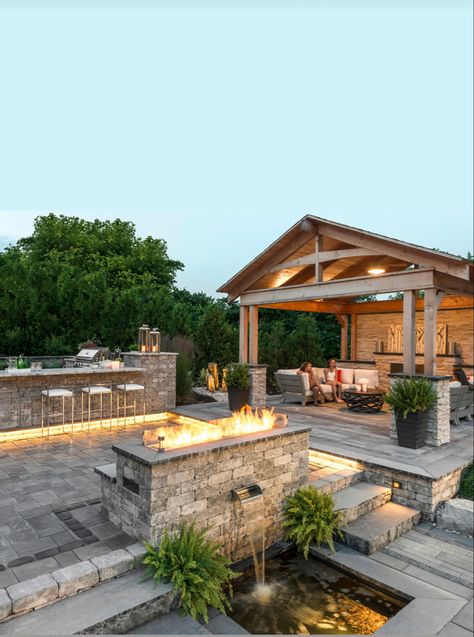 Huge Outdoor Living Space, Pool Fire Pit Outdoor Kitchen, Luxury Outdoor Entertainment Area, Backyard Aesthetic Big, Outdoor Patio Ideas Mountains, Hot Tub Patio, Roof Garden Design, Covered Patio Design, Pool House Designs