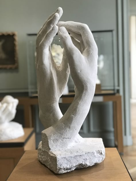 Hand Sculpture Ideas, Statue Hands, Hand Sculptures, Ceramic Hands, Sculpting Projects, Hands Sculpture, Clay Hands, Plaster Hands, Body Casting