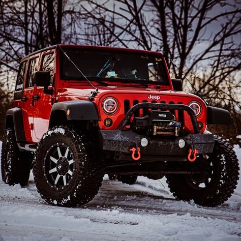 Red Jeep Aesthetic, Girl Jeep Wrangler, Lifted Jeep Rubicon, Red Jeep Wrangler Unlimited, Cool Jeeps Wrangler, Jeeps Lifted, Red Jeep Wrangler, Jeeps Wrangler, Jeep Images