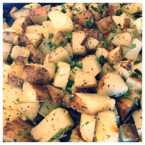 Fodmap Chicken, Fodmap Recipes Dinner, Fodmap Friendly Recipes, Bland Diet, Low Fodmap Diet Recipes, Fodmap Diet Recipes, Not Feeling Well, Oven Roasted Potatoes, Roasted Potato Recipes