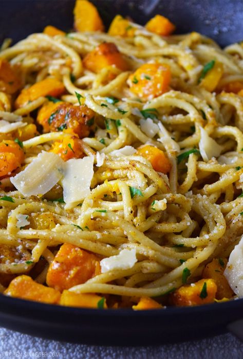 Butternut Squash Spaghetti Recipes, Squash Zucchini Recipes, Butternut Squash Spaghetti, Butternut Squash Recipes Pasta, Italian Dressing Pasta Salad, Squash Pasta Recipe, Squash Spaghetti, Butternut Recipes, Acorn Squash Recipes