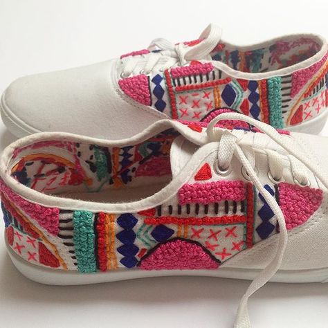 I couldn't resist another photo of these hand embroidered sneakers I stitched the other week Embroidered Shoes Diy, Embroidery Sneakers, Ty Dye, Embroidered Sneakers, Diy Sneakers, Creative Shoes, Shoes Diy, Shoe Crafts, Embroidery Shoes