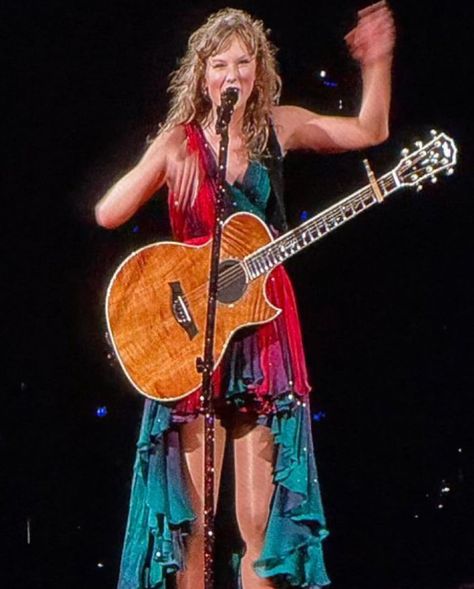 Surprise Song Dress, Taylor Swift Speak Now, Taylor Swift Cute, Swift Photo, Taylor Swift Videos, Taylor Swift 1989, Tim Mcgraw, Red Taylor, Taylor Swift Fan