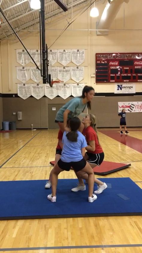 TCS varsity cheer Prep Liberty Stunt, Cheer Stunting Ideas, Pop Off Cheer Stunt, Cheer Coach Outfit Ideas, Stunt Ideas Cheer, Cheer Prymids, Prep Level Cheer Stunts, Cute Cheer Stunts, Cheer Stunts Level 2