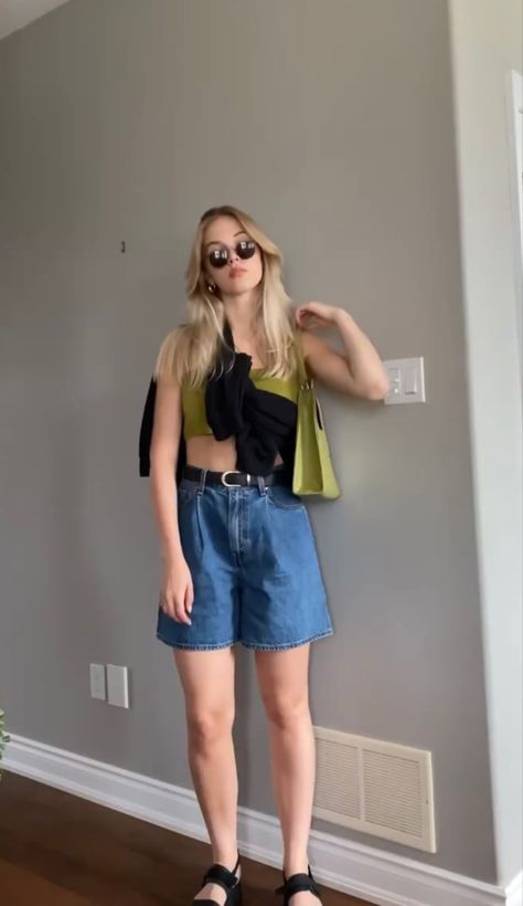 Mid Denim Shorts Outfit, Jean Biker Shorts Outfit, Bermuda Shorts Outfit Aesthetic, Denim Biker Shorts Outfit, Bermuda Shorts Outfit, Arch Nemesis, Nyc Fits, Jean Short Outfits, Denim Shorts Outfit