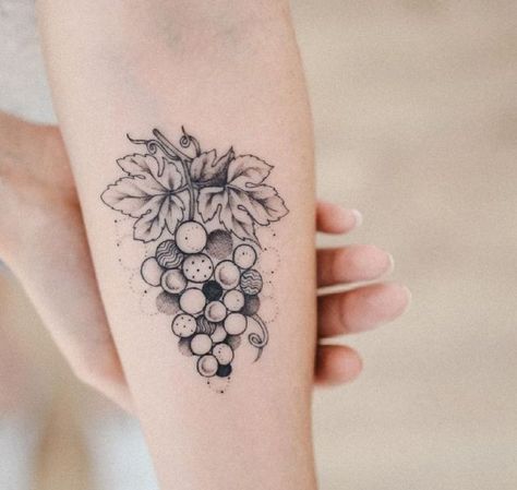 45+ Amazing Grapes Tattoos Designs with Meanings, Ideas, and Celebrities 3 Grape Tattoo Vines, Grape Vine Tattoo, Grape Tattoo, American Style Tattoo, Watermelon Tattoo, Hirsch Tattoo, Eyeball Tattoo, Strawberry Tattoo, Horse Tattoo Design