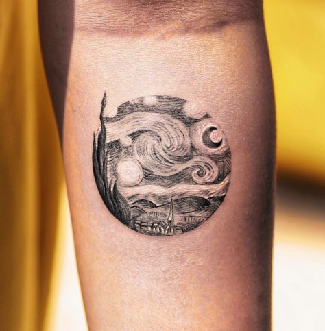 swtroma Start Night Tattoo, Starry Night Tattoo Ideas, Starry Night Tattoos, Star Night Tattoo, Van Gogh Starry Night Tattoo, Vincent Van Gogh Tattoo, Starry Night Tattoo, Van Gogh Tattoo, Tattoos Masculinas