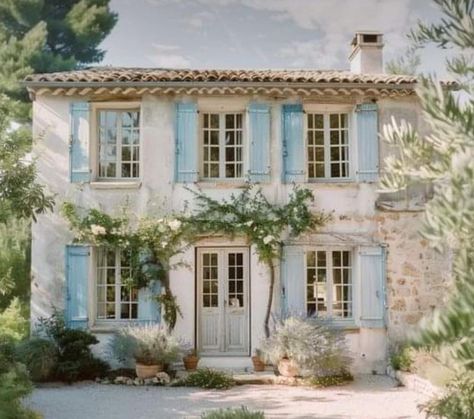 French Coastal Cottage, French Countryside Aesthetic Interior, French Provence House, French House Interior Provence France, French Exterior Homes, French Cottage House, French Countryside House, French Cottage Exterior, Provence Style Interior