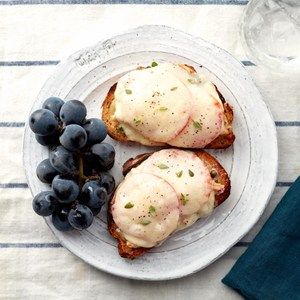 Here's how we do it: open-faced with crusty toasted bread, melty cheese, capers, cornichons, Dijon mustard, and plenty of seasoning. On a chilly fall day, nothing tastes better.  Allrecipes.com Tuna Melt Sandwich, Tuna Melt Recipe, Melt Recipe, 5 Ingredient Dinners, Tuna Melt, Tuna Melts, Toasted Bread, Onion Relish, Melty Cheese