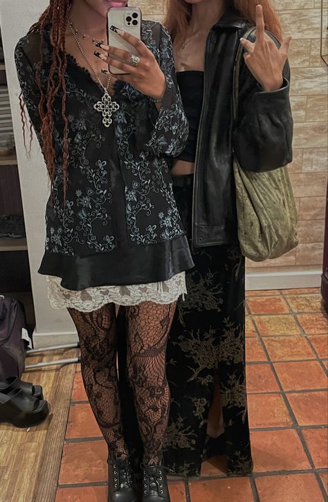 Gothic Indie Aesthetic, Edgy Fairy Outfits, Emo Spiritual Aesthetic, Fairy Grunge Black Women, All Black Outfit Aesthetic Grunge, Emo Hippie Outfits, Indie Goth Aesthetic, Indie Goth Outfits, Black Fairy Outfit