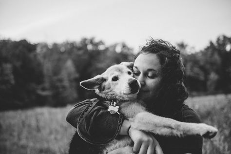 :) Touching Photos, Photos With Dog, Dog Photoshoot, Dog Mixes, Dog Pets, Cute Dog Pictures, Puppy Photos, Old Dogs, Photo Series