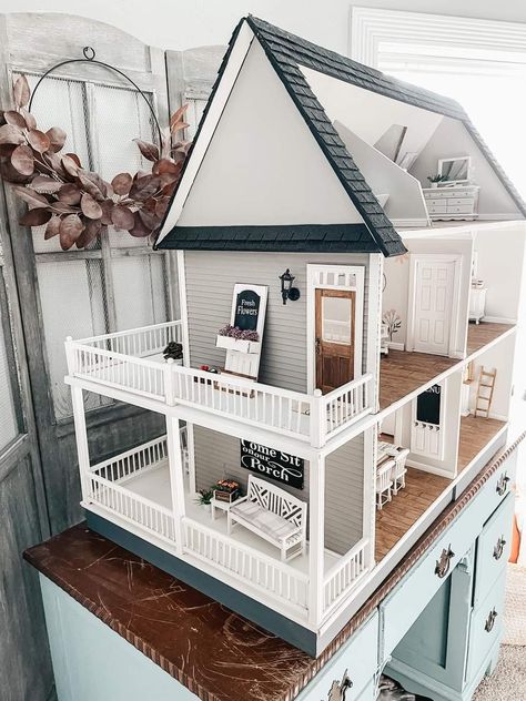 Victoria Farmhouse, Victoria's Farmhouse Dollhouse, Victorias Farmhouse, Big Doll House, Farmhouse Dollhouse, Bloxburg Basement Ideas, Dollhouse Interior, Dolly House, Dollhouse Decorating