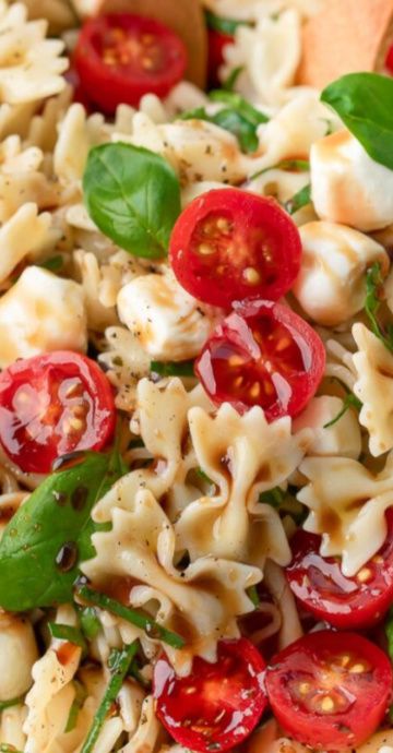 caprese pasta salad Pasta Tomato Salad, Farfalle Pasta Recipes Cold, Cavatappi Pasta Salad Recipes, Best Caprese Pasta Salad, Fancy Pasta Salad, Pasta Caprese Salad, Pasta Salad Mozzarella, Caprese Salad Pasta, Farfalle Pasta Recipes