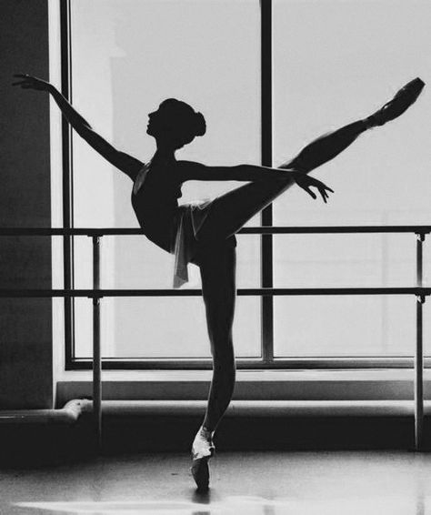 (Open rp and pretend it's Rebecca. She's lesbian) Rebecca) I close my eyes and I dance the routine I've practised so many times. "Wow..." Someone claps when I finish Movement Photography, Body Human, Dance Aesthetic, Slow Dancing, Isadora Duncan, Dance Inspiration, Beautiful Dance, Ballet Beauty, Ballet Inspiration