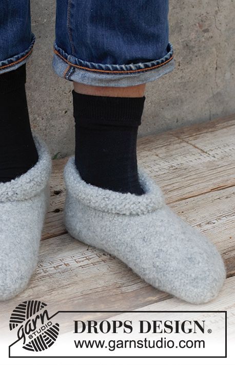 Felted Slippers Pattern, Magazine Drops, Knitting Hacks, Lion Brand Wool Ease, Sock Knitting Patterns, Felted Slippers, Slippers Pattern, Knitted Slippers, Slippers Cozy