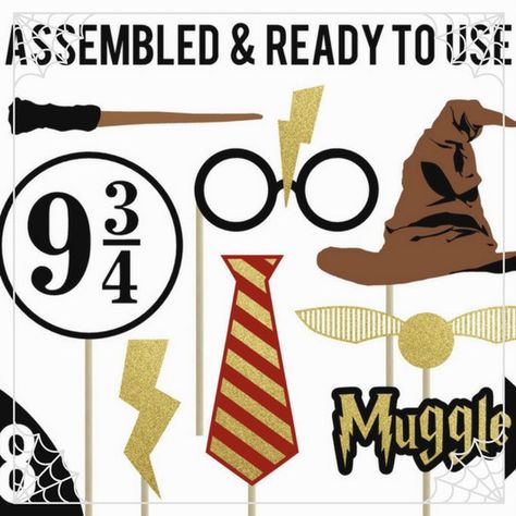 Harry Potter Photo Booth Props #harrypotter #photobooth Harry Potter Photo Booth Props, Spooky Harry Potter, Harry Potter Photo Booth, Hogwarts At Night, Photo Harry Potter, Harry Potter Photo, Harry Potter Props, Harry Potter Free, Imprimibles Harry Potter