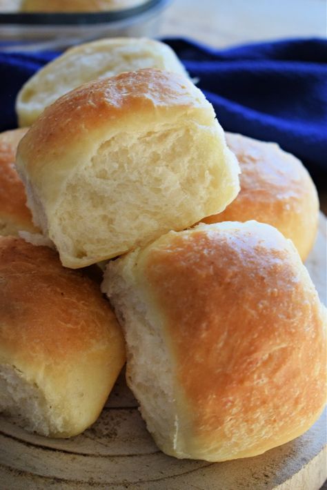 Best Dinner Rolls, Dinner Rolls Easy, Fluffy Dinner Rolls, Artisan Breads, Bread Rolls Recipe, Yeast Breads, Best Dinner, Homemade Dinner Rolls, Biscuit Rolls