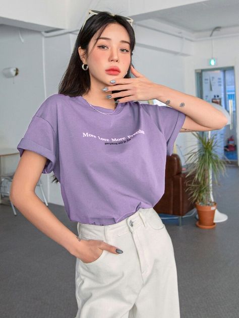 Dark Purple T Shirt Outfit, Lilac Tee Outfit, Lilac Tshirt Outfits, Purple Tee Outfit, Lilac Shirt Outfits, Purple Shirt Outfit Women, Purple T Shirt Outfit, Purple Tshirt Outfits, Purple Summer Outfits