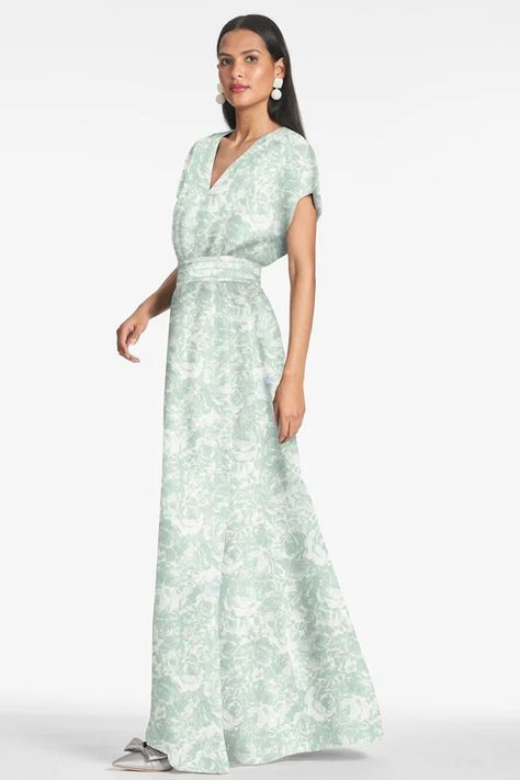 Evening Gowns - Ball Gowns & Formal Gowns - Sachin & Babi Floral Evening Dresses, Wedding Guest Gowns, Elegant Wedding Guest Dress, Spring Wedding Guest Dress, Sachin Babi, Bridal Ball Gown, Summer Wedding Guests, Bridal Separates, Mob Dresses