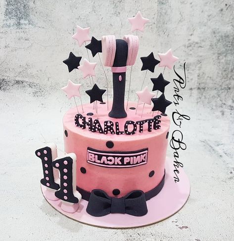 #blackpink #blackpinkcake 🎀🎤 #handmadefigurine #sugarfigurine #sgbakery #sgbake #sgmummy #sgbakes #sgbaby #sgevents #sgcustomcakes #sgparty… Black Pink Cake, 13th Birthday Cake For Girls, Blackpink Cake, 16th Birthday Cake For Girls, Blackpink Birthday, Blackpink Lightstick, Cake Designs For Girl, Number Birthday Cakes, Flower Desserts