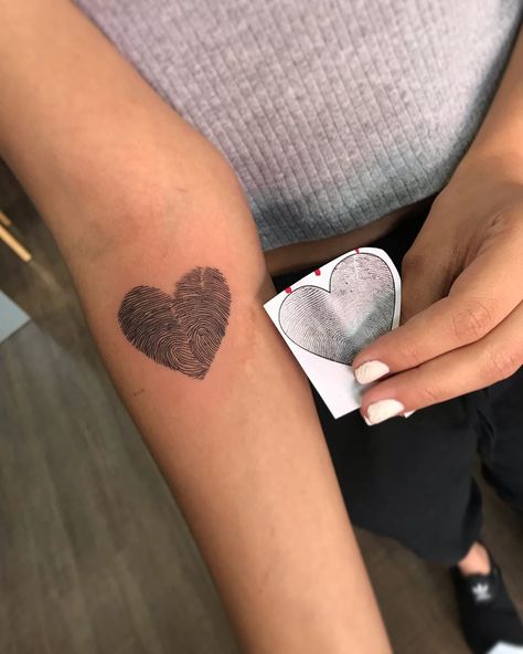 Fingerprint Heart Tattoos, Fingerprint Tattoos, Fingerprint Heart, Mommy Tattoos, Matching Couple Tattoos, Red Ink Tattoos, Tattoos Skull, Tattoo Feminina, Baby Tattoos