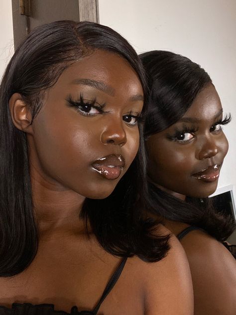 N. on Twitter: "it wasn’t me it was my evil twin.… " Older Black Woman, Black Couture, Evil Twin, Dark Skin Beauty, Beauty Inspo, Pfp Icons, Art References, Makeup Inspo, Face Claims