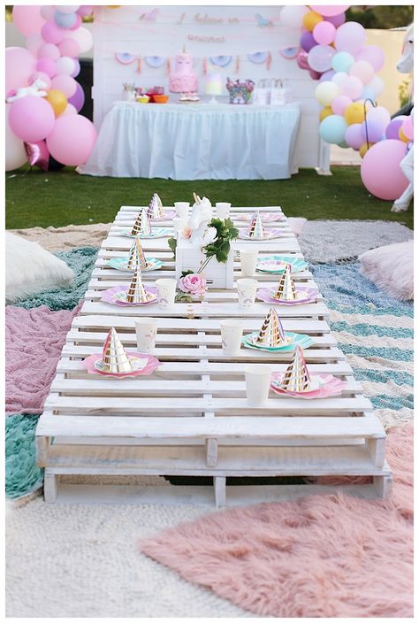 National Unicorn Day | Unicorn Garden Party Inspiration » Meg&Me Photography Blog Unicorn Garden Party Ideas, Unicorn Picnic Party, Unicorn Picnic Birthday Party, Unicorn Garden Party, Boho Unicorn Party, Kids Garden Party, Unicorn Picnic, Unicorn Garden, Unicorn Day