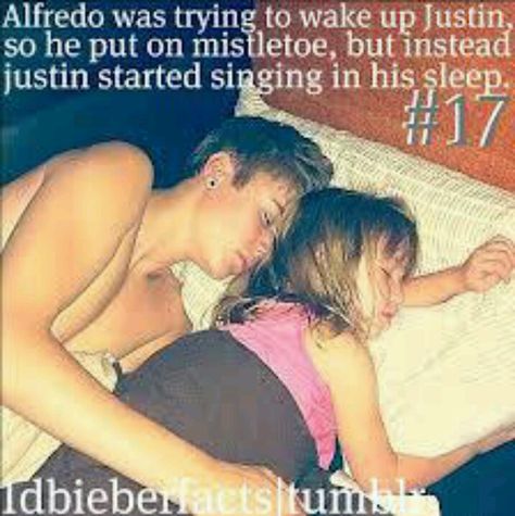 Awww Justin Bieber Sleeping, Justin Bieber Family, Justin Bieber Imagines, All About Justin Bieber, Canadian Boys, Birthday Wishes For Myself, Lil Sister, Justin Beiber, Love Justin Bieber