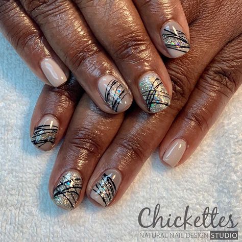 Andrea @ Chickettes on Instagram: “Ending the week with a fun mani featuring glitter & spider gel. Inspired by @alenakapriz 🔥 Advanced booking recommended. Book online at…” Spider Web Gel Nail Art, Structure Manicure, Spider Gel Nail Designs, Spider Gel Nails, Spider Gel Nail Art, Spider Nail Art, Designed Nails, Spider Gel, Shellac Manicure