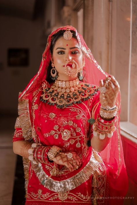 Bridal Makeup Indian Wedding, Makeup Indian Wedding, Bridal Makeup Indian, Summer Wedding Makeup, Wedding Makeup Ideas, Indian Wedding Makeup, Indian Wedding Bride, Lehenga Jewellery, Desi Wedding Dresses