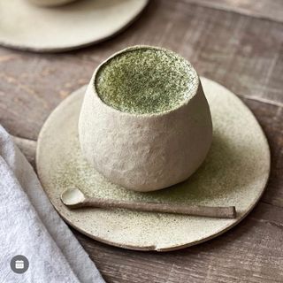 Pinched Pottery (@pinched_pottery) • Instagram photos and videos Pinch Mug, Pinched Pottery, Handbuilt Ceramics, Speckled Mug, Beginner Pottery, Rustic Ceramics, Quail Eggs, Making Videos, Hand Built Pottery