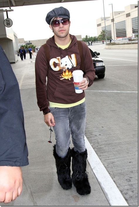 Pete Wentz Fur Boots, Pete Wentz Fashion, 2000s Pete Wentz, Fall Out Boy 2000s, Pete Wentz Outfit, Pete Wentz Clandestine, 2000s Emo Outfits, Peter Wentz, Fallout Boy